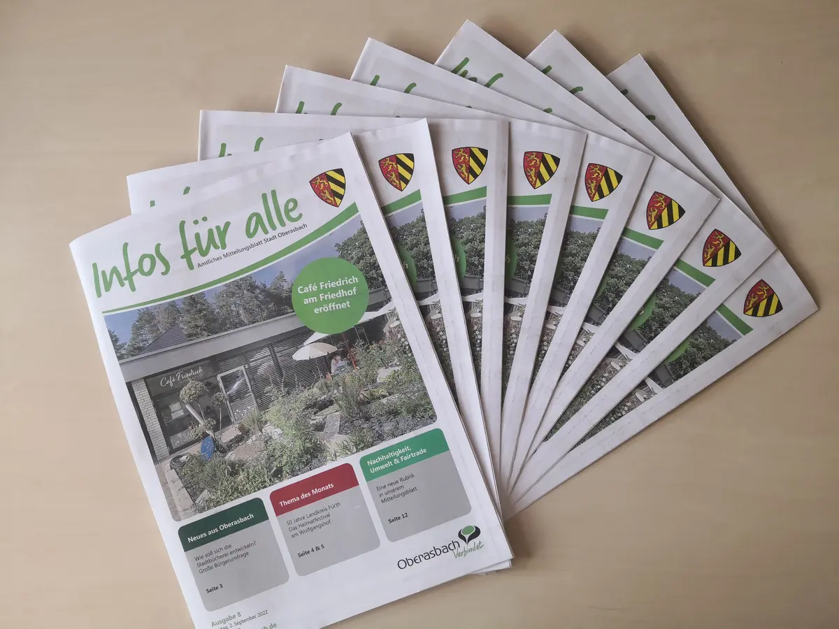 "Infos für alle" liegen aufgefächert bereit