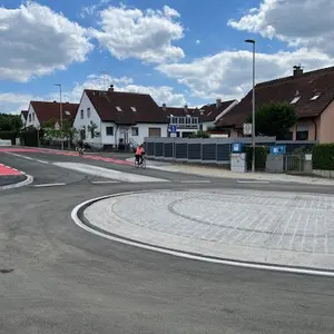 Kreisverkehr mit der einmündenden Fahrradstraße