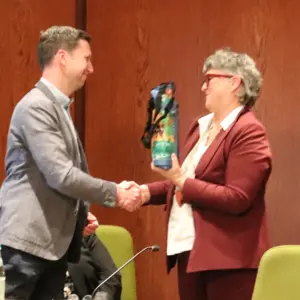 Haas und Huber im Sitzungssaal