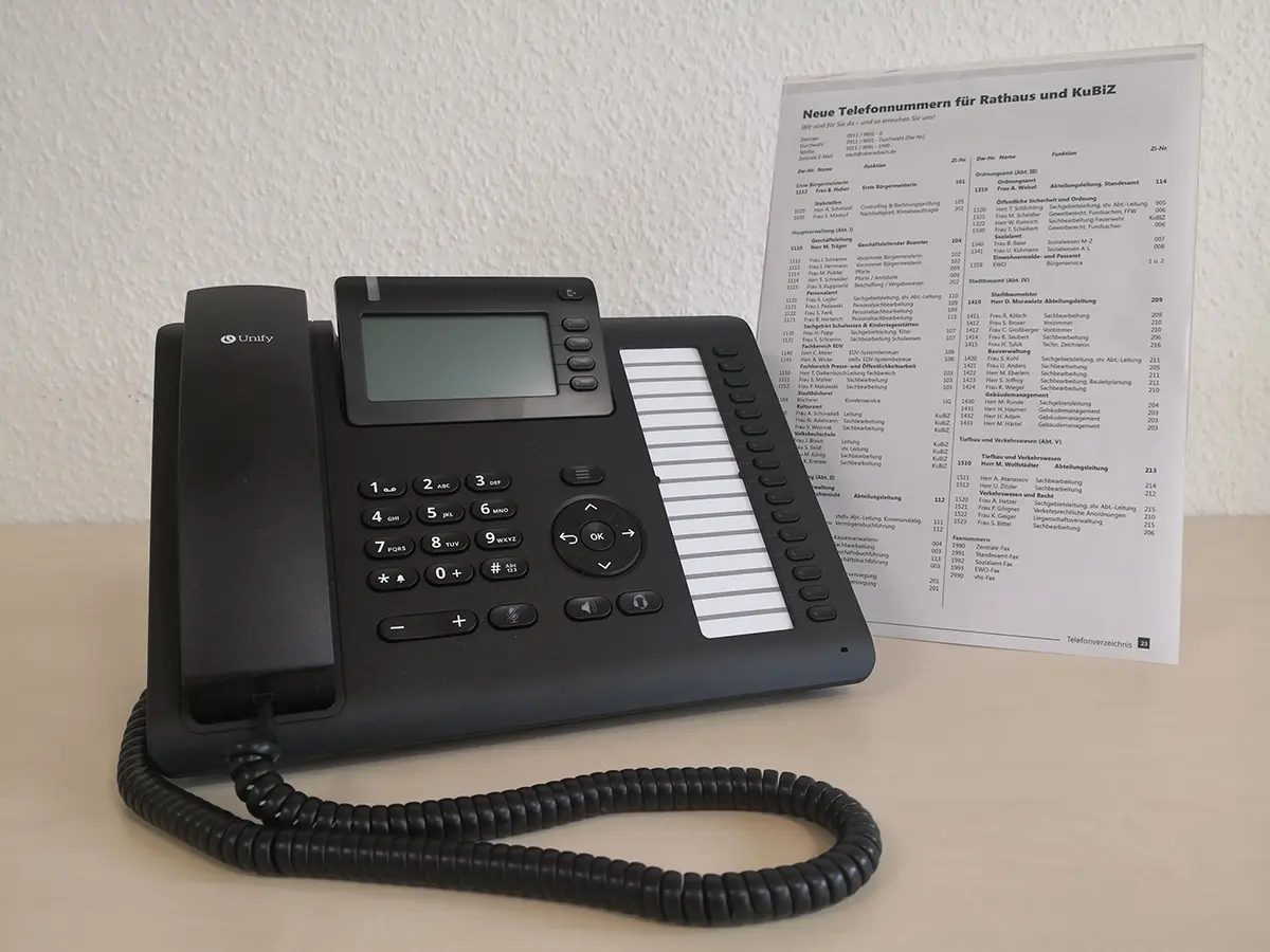 Telefon mit neuem Telefonverzeichnis