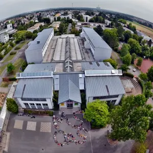 Luftaufnahme der Pestalozzi-Mittelschule in Oberasbach