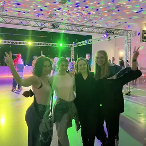 Die Kolleginnen vom Kulturamt freuen sich über den Erfolg.