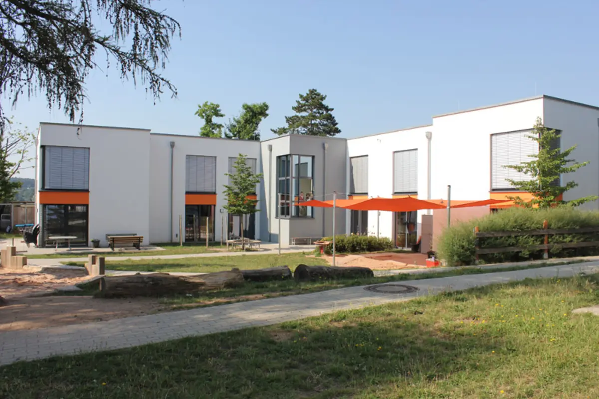 Kinderhort am Asbachgrund Außenansicht hinten