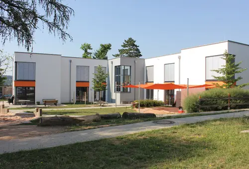 Kinderhort am Asbachgrund Außenansicht hinten