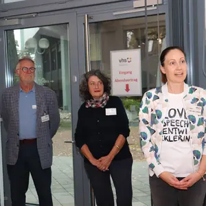 ein Mann und zwei Frauen 