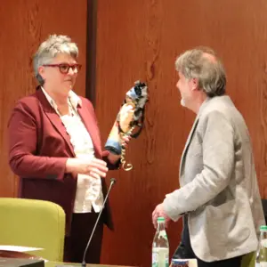 Huber und Schikora im Sitzungssaal 