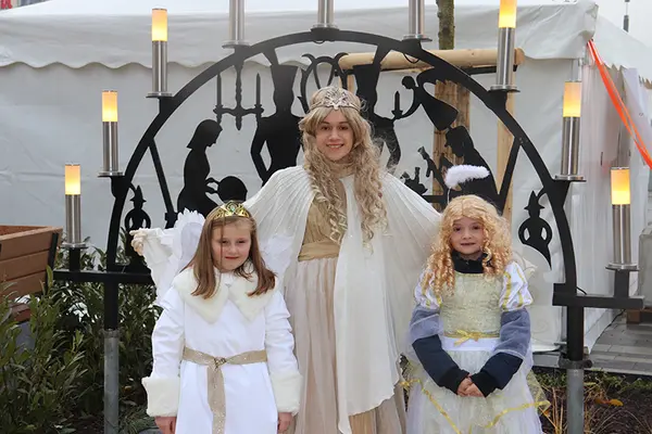 Auch in diesem Jahr wird das Christkind mit seinen Engeln wieder manchen Wunsch erfüllen, wenn auch auf andere Weise ... 