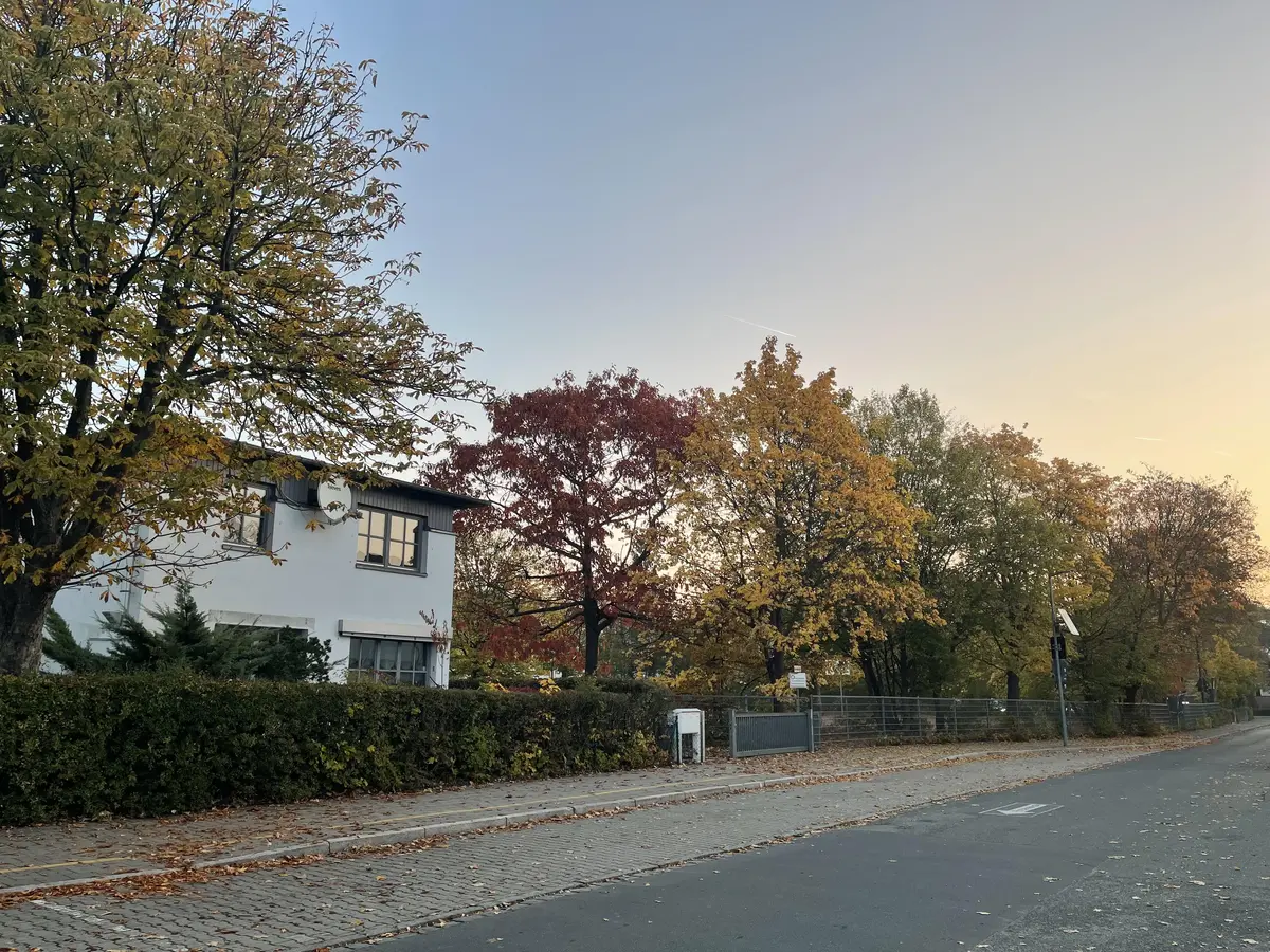 Hausmeisterhaus in der Abendsonne