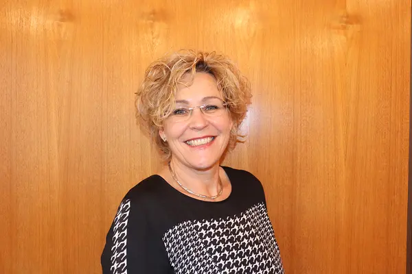 Porträt Angela Weisel