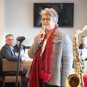 Bürgermeisterin Birgit Huber bei ihrer Ansprache im Essensbereich des Bomonti Hotels.