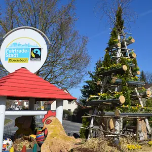 Das Fairtrade-Logo am Kreisverkehr Bachstraße