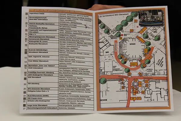 27 Buden rund um das Rathaus lockten 2015 mit einem reichhaltigen, gut sortierten Angebot