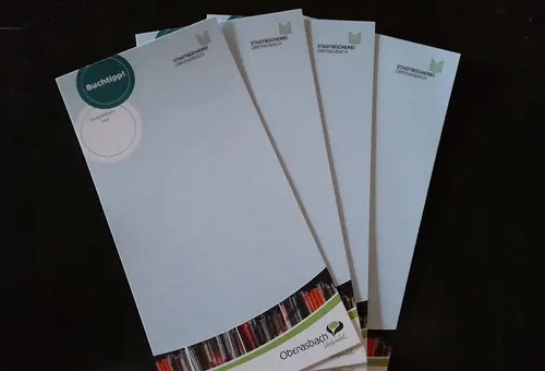 Aufgefächerte Buchtippkarten
