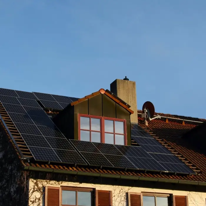 Altbaudach mit PV-Anlage 