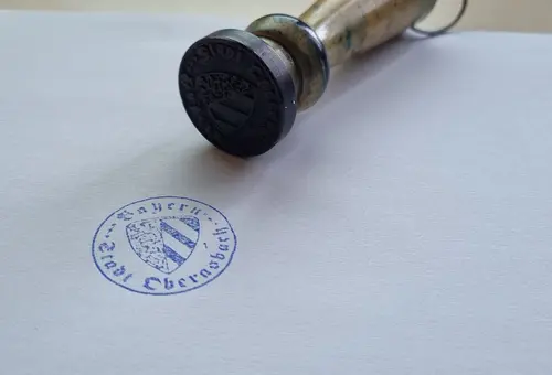 Ein Blatt Papier mit dem Siegel der Stadt Oberasbach