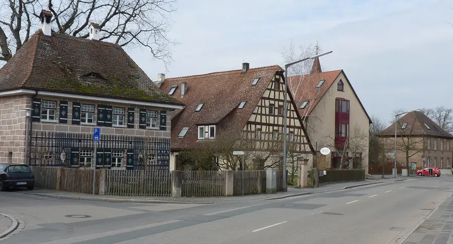 Sandstein- und Backsteinhäuser im Altort