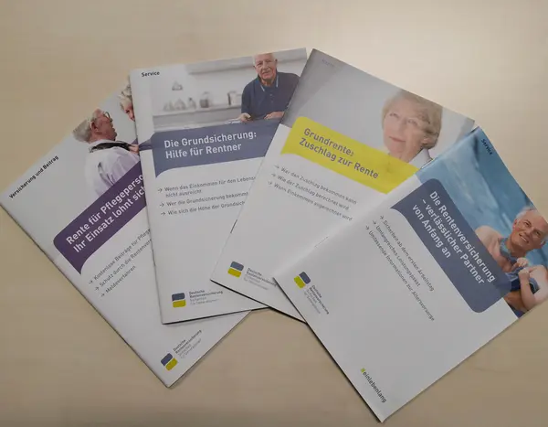 Verschiedene Broschüren der Deutschen Rentenversicherung