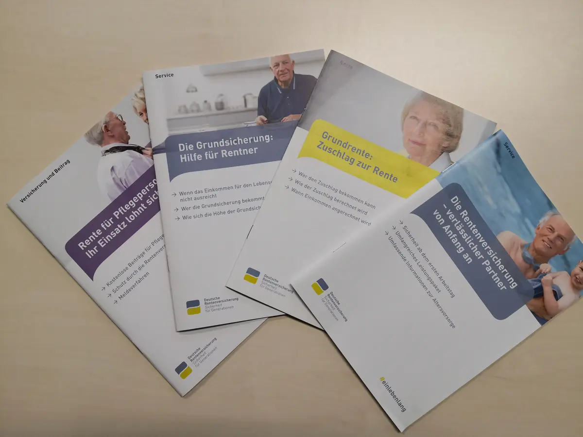 Verschiedene Broschüren der Deutschen Rentenversicherung