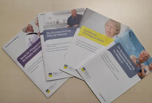 Verschiedene Broschüren der Deutschen Rentenversicherung