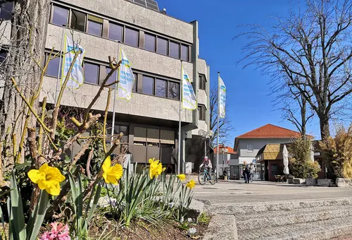 Fairtrade-Fahnen am Rathaus
