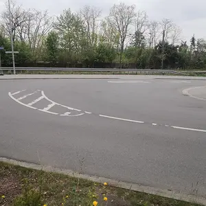 Blick auf die Kurve aus der Rudolfstraße in Richtung Nordosten.