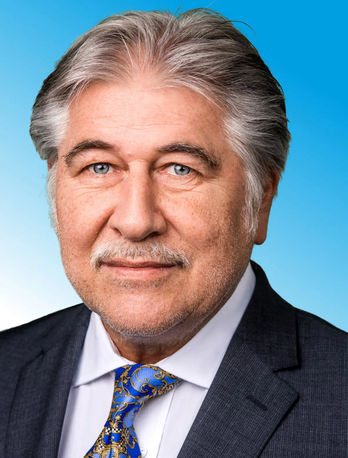 Porträtfoto von Theodor Förster