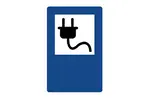 Verkehrsschild Parken für E-Fahrzeuge mit Elektrostecker